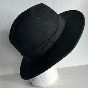 NWT TIRABASSO Italian Women’s hat